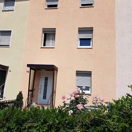 Schöne, Private *