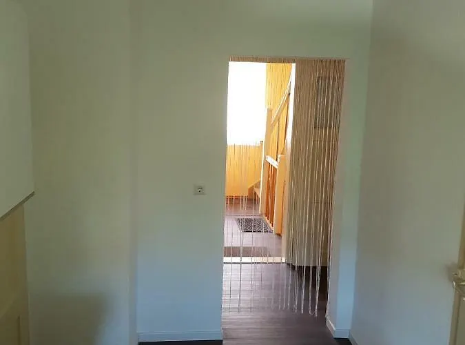 Schoene, Private Homestay