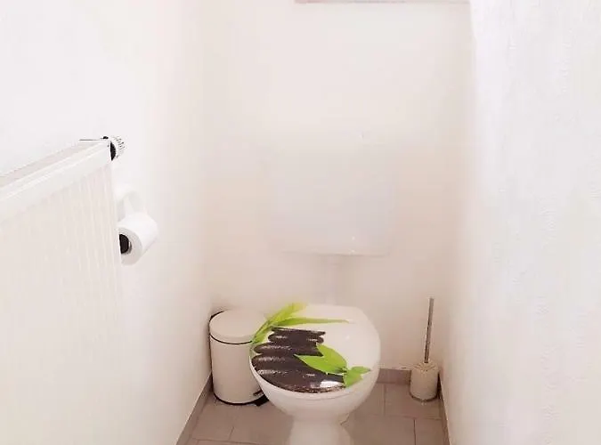 Schoene, Private אאלן