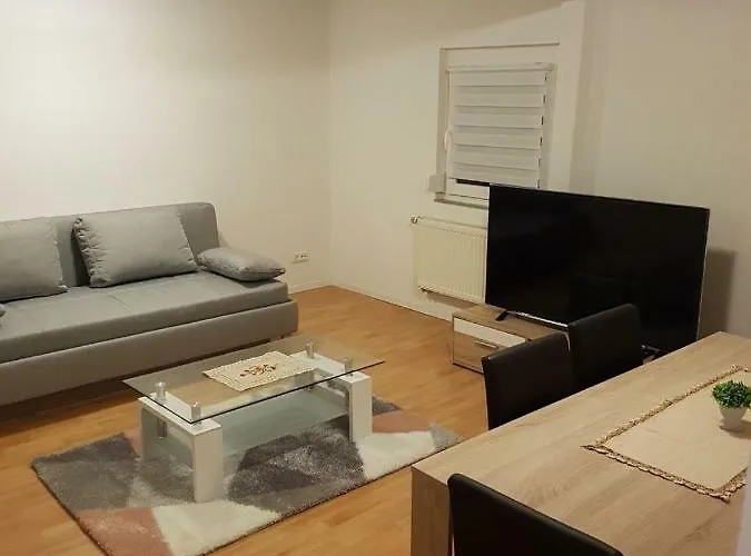 Schoene, Private Homestay